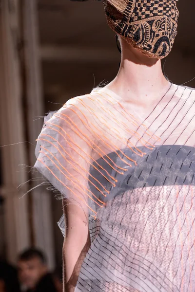 Look 22